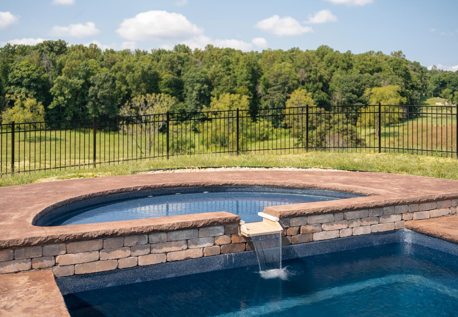 Semicircle Tanning Ledge 3